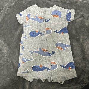 Carters Whale body suit 12m
